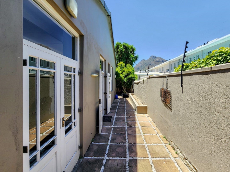 2 Bedroom Property for Sale in Gardens Western Cape